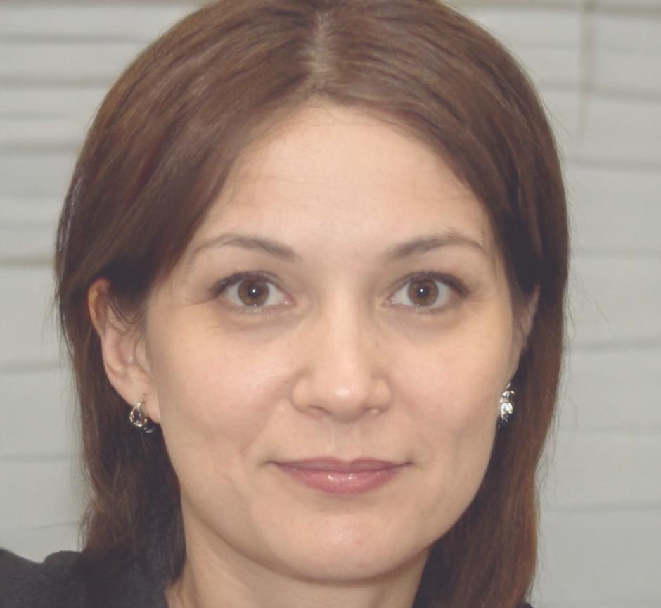 Retrato profesional de Noemí Prats, formadora en análisis financiero aplicado