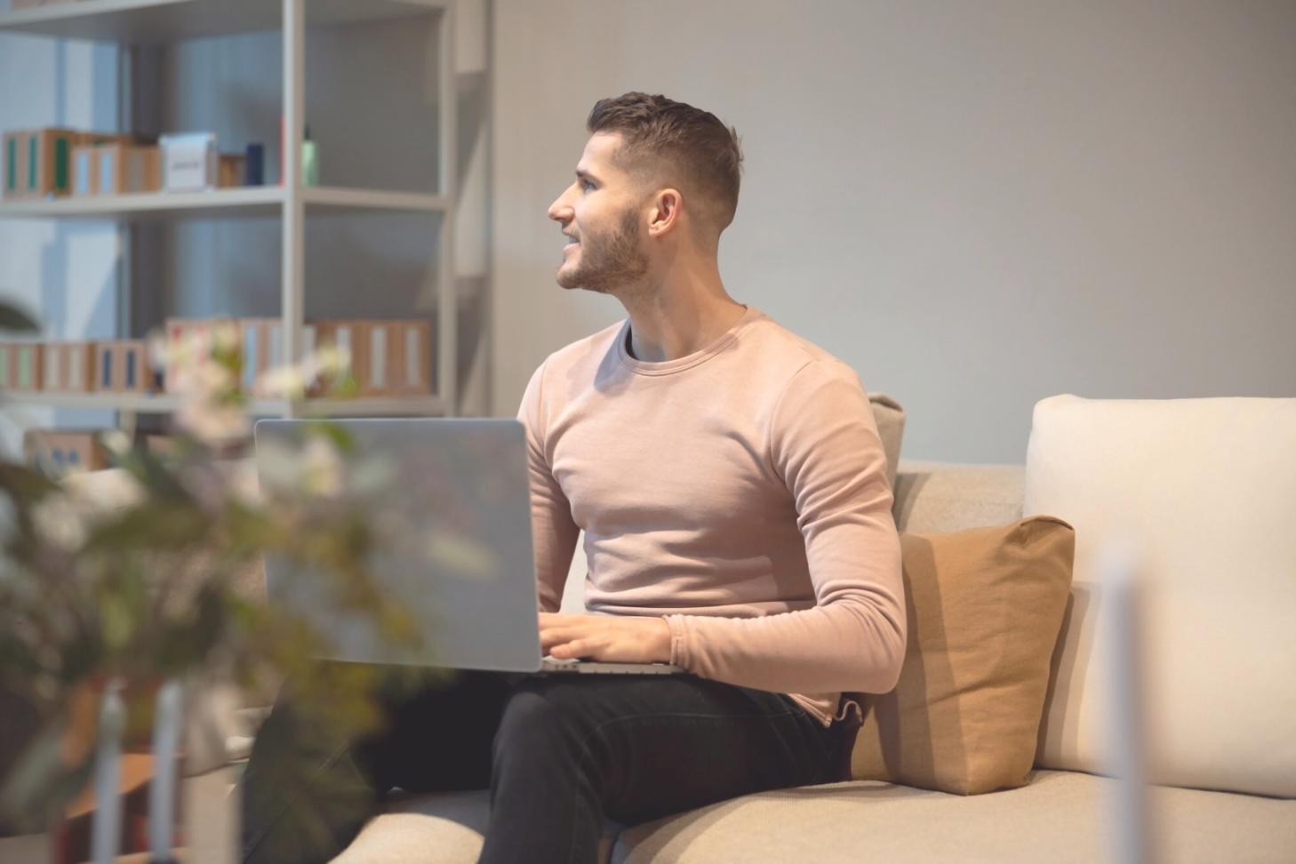 Espacio de trabajo moderno y colaborativo donde desarrollamos programas de formación en motivación de equipos